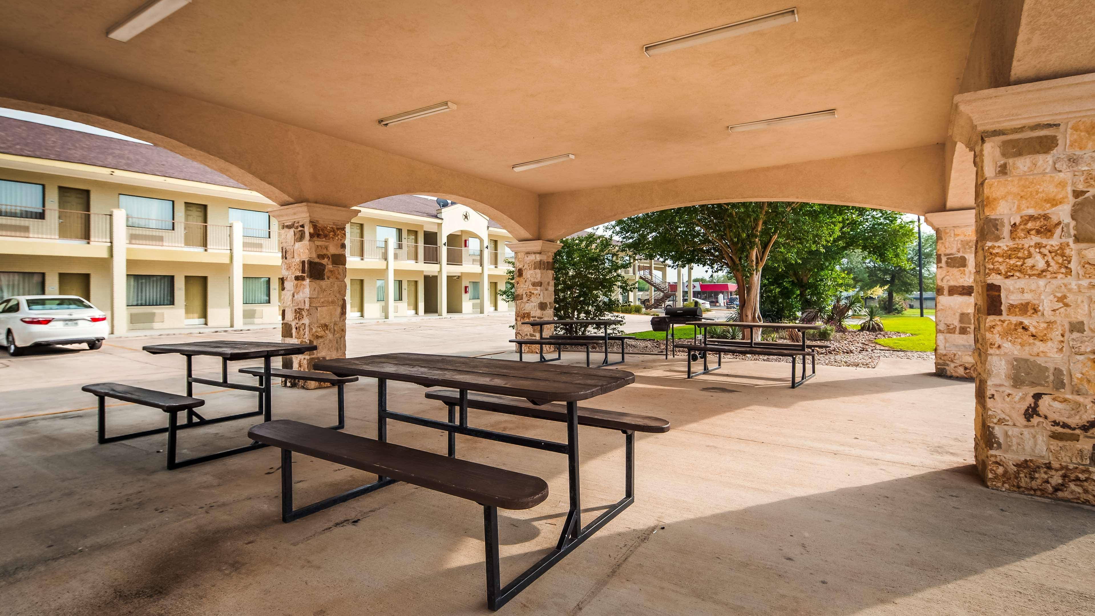 シュアステイ ホテル バイ ベスト ウェスタン フローレスビル Floresville エクステリア 写真